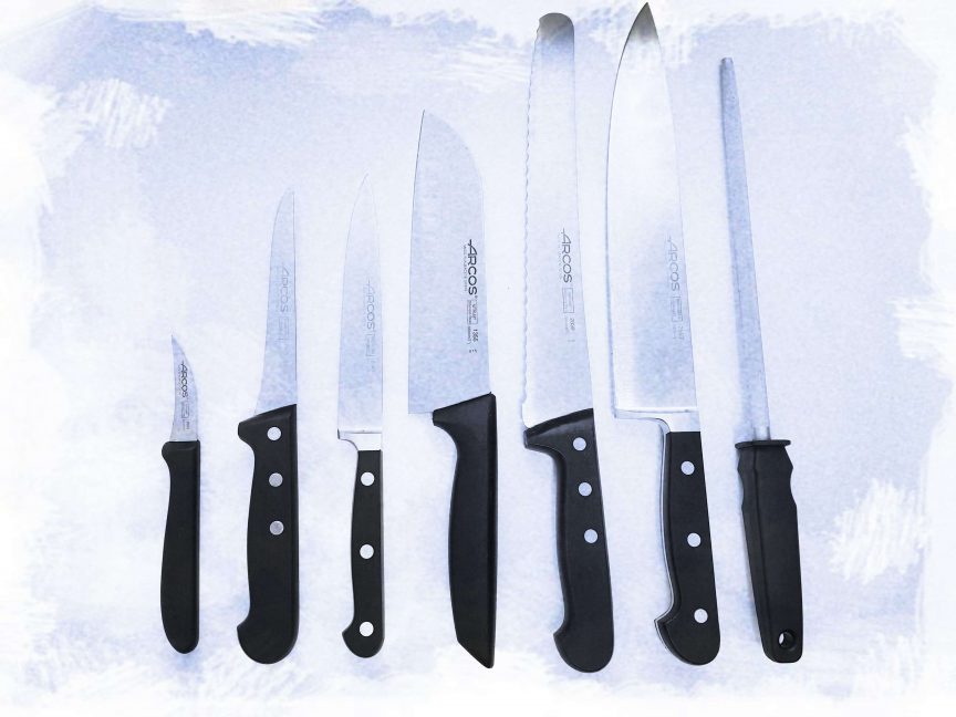 kitchen knife set compromised of 7 pieces